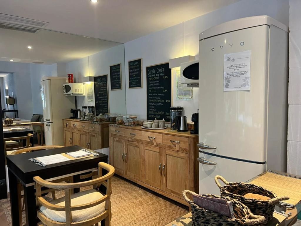 HotelSanMiguel- Smart, social & family hosting